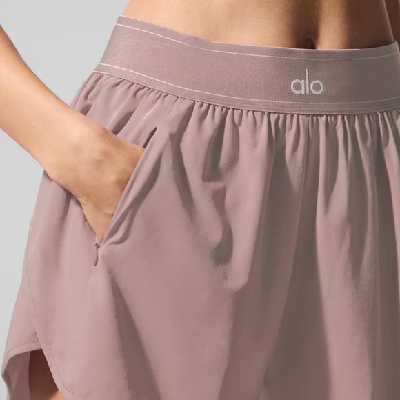 ALO Yoga , Match point shorts, Taupe - Picture 1 of 5